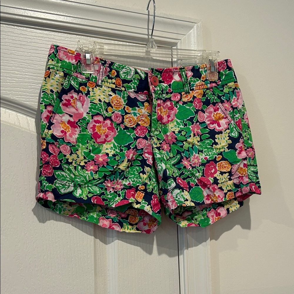 Lilly Pulitzer Vibrant Floral Bermuda Shorts Size 2